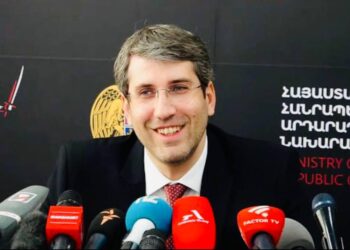 «Որոշեցի ես էլ միանամ իմ պաշտոնավարման դեմ ստորագրահավաքին». Գրիգոր Մինասյանը հրաժարական տվեց