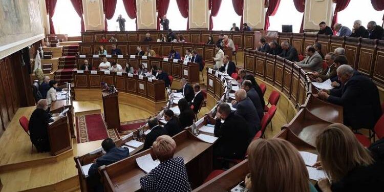 Գյումրու ճակատագրին ուրիշներն էլ կարժանան. «Հրապարակ»