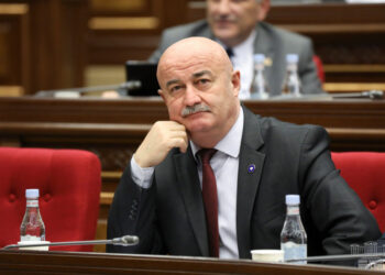 Գլխավոր դատախազը սպասում է Փաշինյանի հրահանգին՝ Աղազարյանին պատգամավորական անձեռնմխելիությունից զրկելու համար. «Ժողովուրդ»