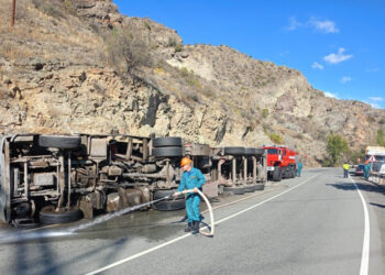 Երևան-Մեղրի ավտոճանապարհին բեռնատար է կողաշրջվել