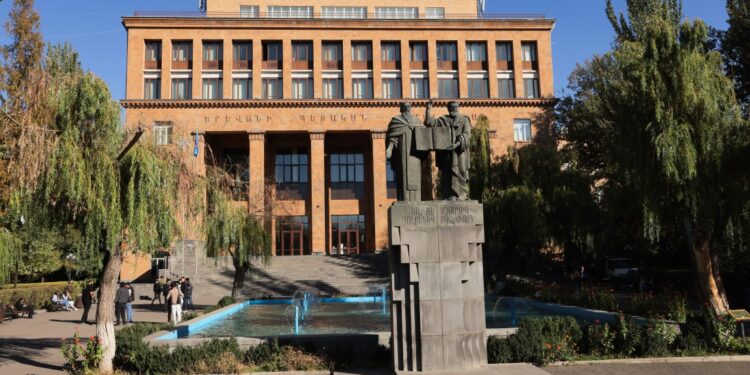 Բողոքում են ԵՊՀ-ից հեռացված դասախոսները. ՈւՂԻՂ