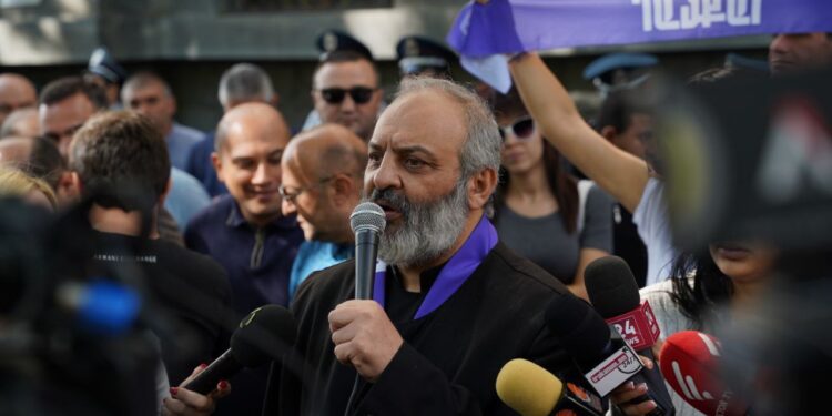 «Պահանջում ենք քրեական վարույթ հարուցել Նիկոլ Փաշինյանի դեմ». Բագրատ Սրբազան