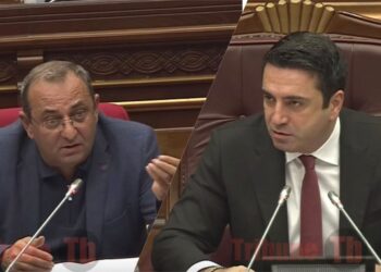 Երբ դիտողություն եք անում, պետք է շտկեք այդ սխալը, պետք է դուք-ով խոսեք.Արծվիկ Մինասյանը` Սիմոնյանին. տեսանյութ