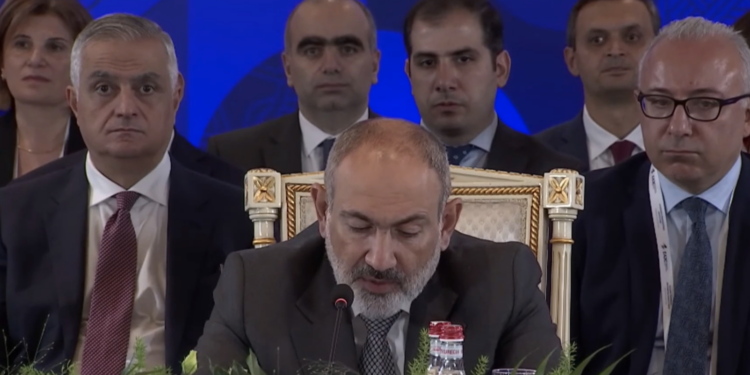 «Խեղաթյուրում է, թե իբր Հայաստանը համաձայնել է ենթակառուցվածքների համար իր ինքնիշխանության որոշ սահմանափակումների». Փաշինյան