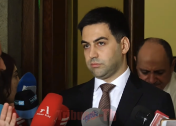 Շատ անհարմար կաբինետ է, շատ դեպրեսիվ, ցանկանում եմ փոխել. Բադասյանը՝ Գագիկ Խաչատրյանի սենյակի մասին