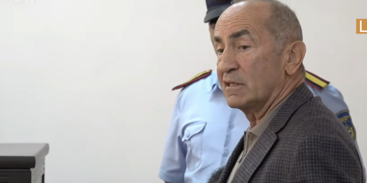 «Ես եկել եմ դատարան որպես բարի կամքի դրսևորում, կնստեմ ուրիշ տեղ, քանի որ մեղադրյալ չեմ». Ռոբերտ Քոչարյան