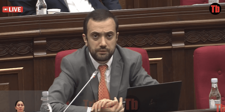 Նորմա՞լ է, ՆԳՆ բաժնի պետը իր հարուստ ունեցվածքն ասում է՝ ընկերներս են տվել. Իոաննիսյանը՝ նախարարին. տեսանյութ