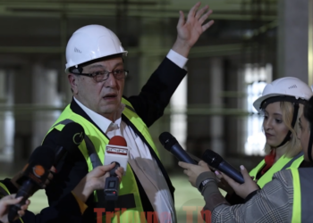 Անհամաձայնությունները կապված են սեփականատիրոջ հետ,Արա Աբրահամյանն այլ քաղաքական հայացքներ ունի.Ադոնց. տեսանյութ