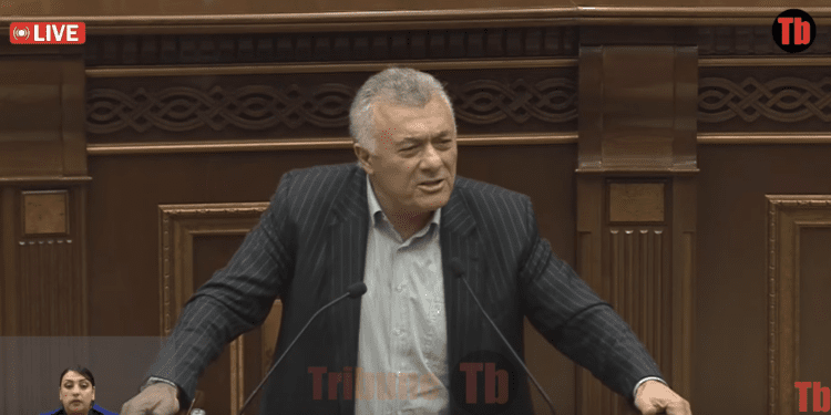 Այս ապստամբները մեր հերն անիծում են, բռնաբարում են մեր իրավունքները. Ռուբեն Հակոբյան. տեսանյութ