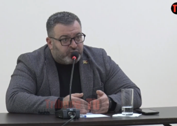 Եթե շարժումը մարած ա, էս ճնշումները ինչի՞ համար են. Սրբազան Պայքարը կանգնել է բոլորի կոկորդին. տեսանյութ