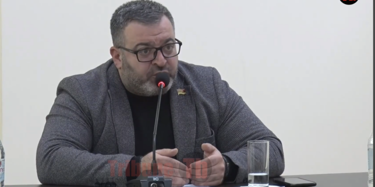 Եթե շարժումը մարած ա, էս ճնշումները ինչի՞ համար են. Սրբազան Պայքարը կանգնել է բոլորի կոկորդին. տեսանյութ