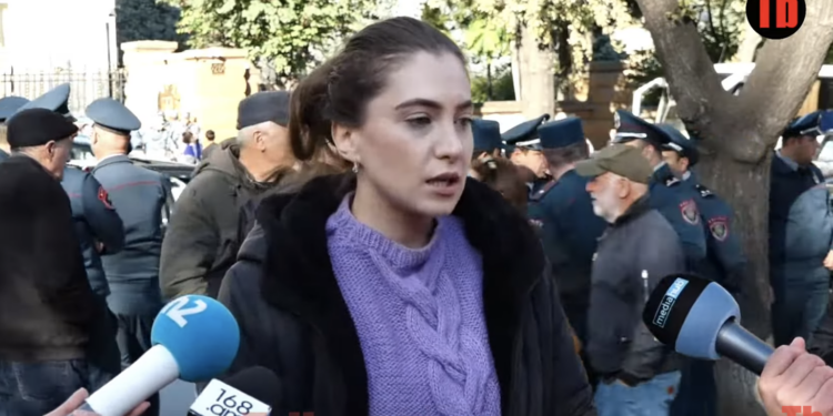 Կան մարդիկ՝ Նիկոլի դեմ են պայքարում մի փողոցում, մյուս փողոցում ԱԱԾ-ի հետ անձնական հարց են լուծում. տեսանյութ