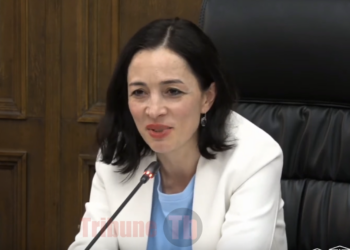 Քիմիայի դասագրքում 7-րդ դասարանի աշակերտին ուղարկում են ՏԻՄ-ի հետ հերթապահելու.նոր մարգարիտներ գրքից. տեսանյութ