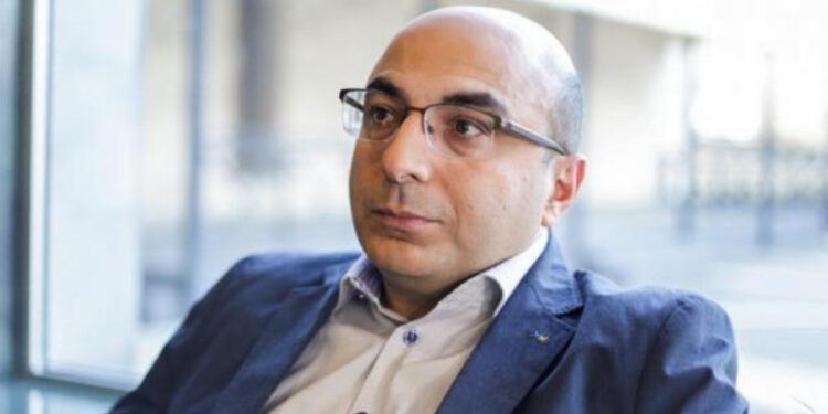 «Այս հոգեվիճակով հասարակությունը ո´չ նոր է ուզում, ո´չ նախկին, ոչ՝ ներկա, իսկ այդպես՝ մեզ կառաջնորդի աղետը»․ Վահե Հովհաննիսյան