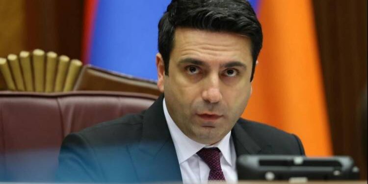 Ալեն Սիմոնյանը ՔՊ-ական կանանց հետ մերձեցման երեկո է անցկացրել. «Հրապարակ»