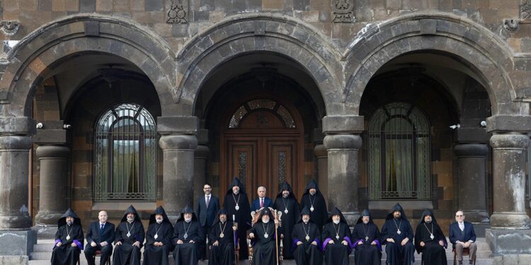 Գերագույն հոգևոր խորհրդի անդամները մտահոգություն են հայտնել Հայաստանի անվտանգային և ներքաղաքական հիմնախնդիրների կապակցությամբ
