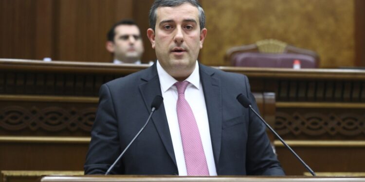 Ի՞նչ ճանապարհ է անցել և ի՞նչ է հայտարարագրել ԲԴԽ նախագահի հավանական թեկնածու Արթուր Աթաբեկյանը. «Ժողովուրդ»