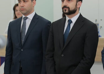 Ռուստամ Բադասյանը մտերիմների հետ մինչև ուշ գիշեր քննարկել է շոկային հաղորդագրությունը. «Հրապարակ»