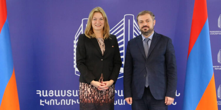 «Մեր երկու երկրներն էլ ժողովրդավարության և օրենքի գերակայության ջատագովներ են». Պապոյանը՝ Նիդերլանդների դեսպանին