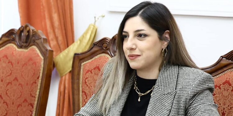 Այս օրենսդիր-գործադիր ընտանիքի ապագան անամպ է, նրանք հեղափոխությունից հետո նվիրատվություններ են ստանում. «Ժողովուրդ»