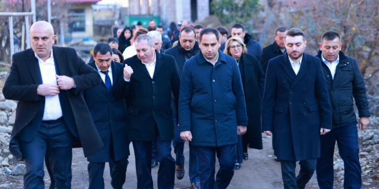 ՏԿԵ նախարարը Լոռու մարզում ծանոթացել է աղետի հետևանքով վնասված ենթակառուցվածքների վերականգնման ընթացքին