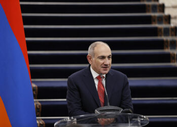 Նիկոլ Փաշինյանն Աննա Հակոբյանի հետ մեկնել է Վատիկան