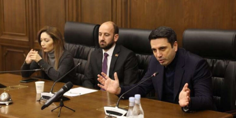 ԱԺ նախագահը և ՔՊ-ական ևս երկու պատգամավոր առաջարկում են օրհներգից հանել վերջին քառատողը