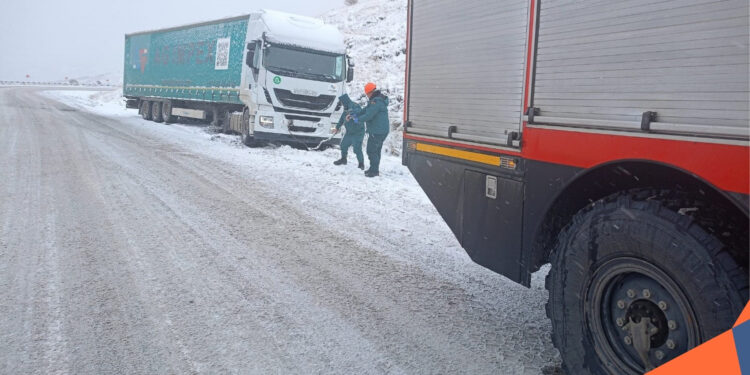 Փրկարարներն արգելափակումից դուրս են բերել 37 տրանսպորտային միջոց