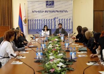 Երևանի քաղաքապետարանում կենդանիների խնամքով և պաշտպանությամբ զբաղվողների հետ քննարկվել են խնդիրներ