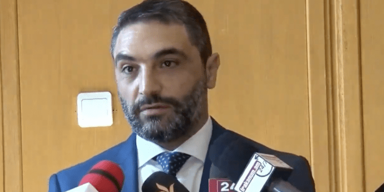 Սիմիդյա՛ն, բռնվի. Հակոբ Սիմիդյանը՝ Ավանի փոխթաղապետի մորն ու երեխաներին ծեծելու մասին. տեսանյութ