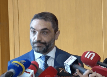 Ես ամուսնալուծվել եմ, կին չունեմ, որ ԲՏԱ-ում գործի տեղավորեմ. Սիմիդյան. տեսանյութ