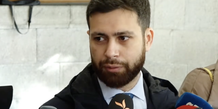 Նոր կոռուպցիոն սկանդալի հետքերով. Կոստանյանը վարորդի դեմ հաղորդում է ներկայացրել. տեսանյութ