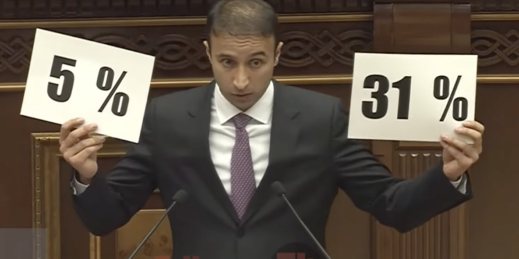 Ծափեր՝ Նաիրի Սարգսյանին. ինչի՞ պիտի տաքսու վարորդը 2-5% հարկ տա, ուսուցիչը՝ 20%. տեսանյութ