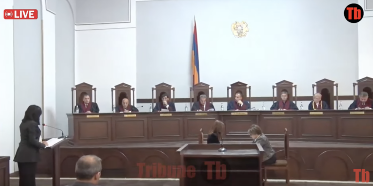 Ուշագրավ քննարկում ՍԴ-ում՝ վարկային համաձայնագրի շուրջ. Ուղիղ