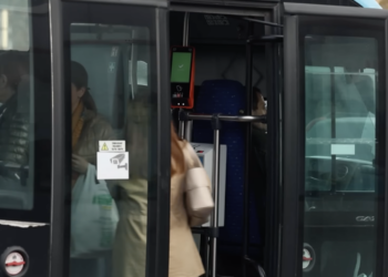 Ավտոբուսից քցեցին դուրս՝ 100 դրամանոց չունենալու համար. քաղաքացիները սկսում են «չեմ վճարելու» ակցիա. տեսանյութ