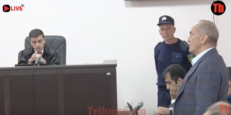 Չեմ հասկանում ձեր հարցը. Քոչարյանը դատավորի հետ նյարդերի պայքար է մղում. տեսանյութ