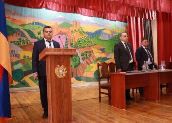 Սիսիանի նորընտիր ղեկավարը «կարևոր» որոշում է կայացրել. հարազատ քեռուն պատվոգիր է հանձնել. «Հրապարակ»