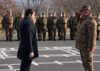 Սուրեն Պապիկյանը հետևել է ԶՈՒ բարձրագույն և ավագ սպայական կազմերի ատեստավորման գործընթացին