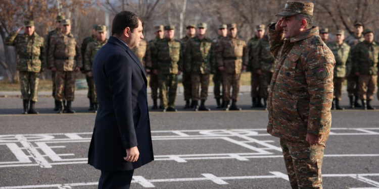 Սուրեն Պապիկյանը հետևել է ԶՈՒ բարձրագույն և ավագ սպայական կազմերի ատեստավորման գործընթացին