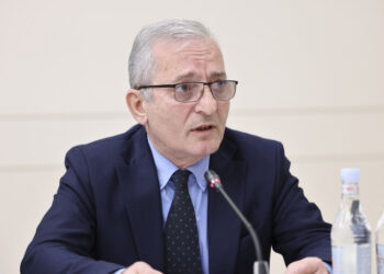 Պետական պաշտոն և պետական ծառայության պաշտոն զբաղեցնողը լրացուցիչ միանվագ արձակուրդային վճար կստանա 1 անգամ օրացուցային 1 տարում