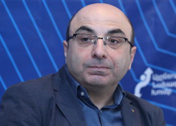 «Չի կարող հարթակից հրապարակվել «Նեռը պետք է հեռանա» ուղերձը, իսկ ԱԺ-ում՝ համատեղ աշխատել».Վահե Հովհաննիսյան