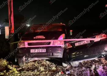 Վարչապետի աշխատակազմի հաշվեկշռում հաշվառված «Toyota»-ն բախվել է ավտոքարշակին. կա վիրավոր