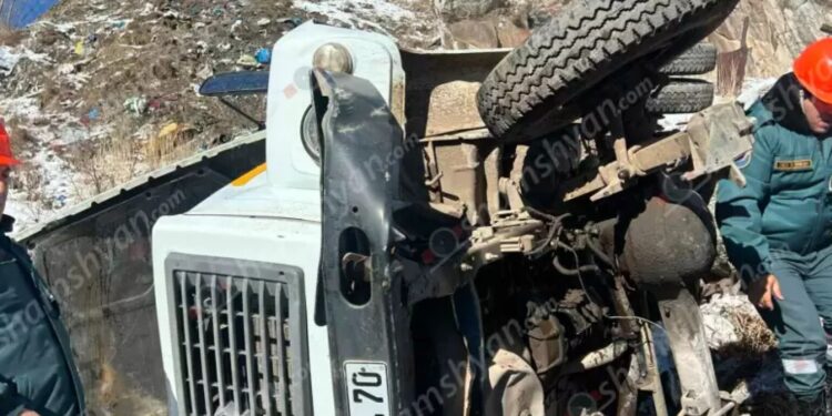 Վայոց ձորում կողաշրջվել է աղբատար ավտոմեքենան. կա տուժած