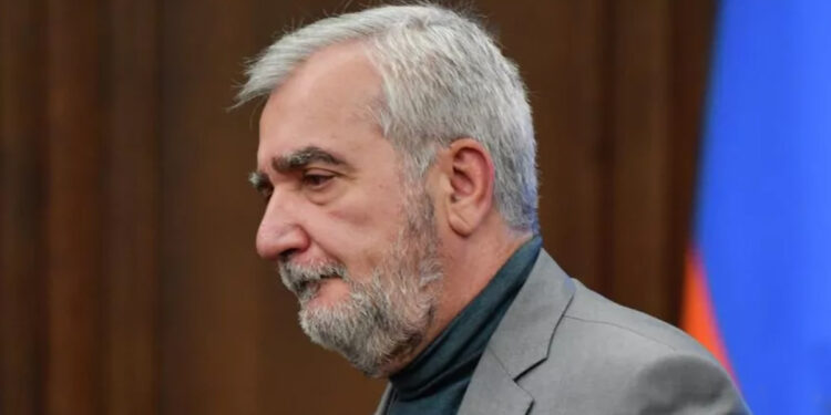 Փաշինյանը Անդրանիկ Քոչարյանին ստիպել է ներողություն խնդրել Հրաչյա Հակոբյանից և Սիսակ Գաբրիելյանից. «Ժողովուրդ»