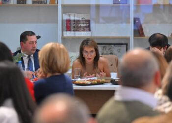 Աննա Հակոբյանը հետաձգել է ԶԼՄ ներկայացուցիչների հետ հանդիպումը. չի ցանկացել խայտառակվել. «Հրապարակ»