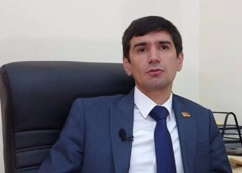 Փաշինյանը կատաղած է Արագածոտնի մարզպետ Սերգեյ Մովսիսյանի վրա. «Հրապարակ»