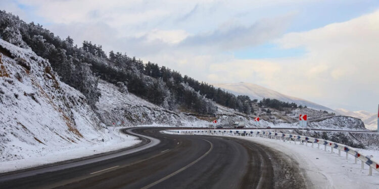 Բուք, մերկասառույց․ իրավիճակը հանրապետության ճանապարհներին
