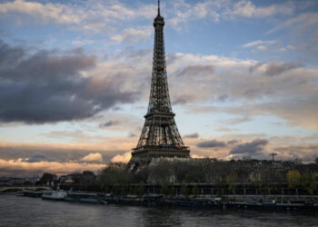 Էյֆելյան աշտարակում հրդեհ է բռնկվել. տարհանվել է 1000-ից ավելի մարդ