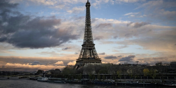 Էյֆելյան աշտարակում հրդեհ է բռնկվել. տարհանվել է 1000-ից ավելի մարդ