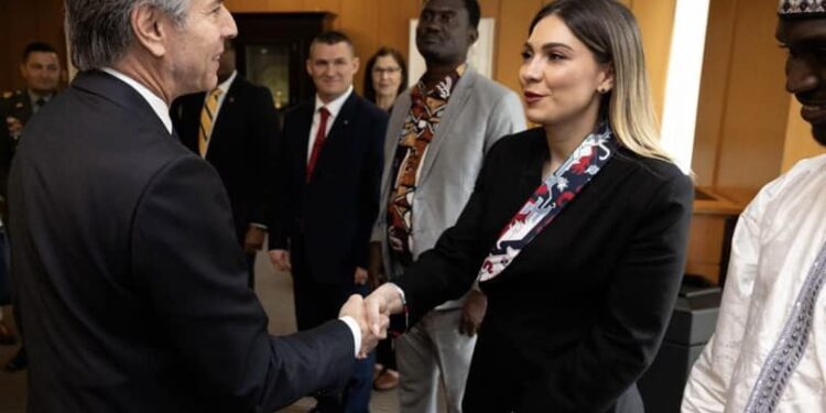 Էնթոնի Բլինքենը Սրբուհի Գալյանին մրցանակ է հանձնել. ճանաչվել է կոռուպցիայի դեմ պայքարի առաջատարներից